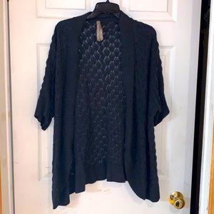 Pennington Short sleeve gray crochet open front cardigan 1x